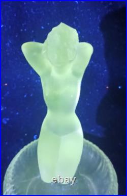 ATQ/VTG BTCIC PERFUME BOTTLE-GLASS NUDE STOPPER UV Reactive ATQ/VTG BTCIC PERFUME BOTTLE-GLASS NUDE STOPPER UV Reactive