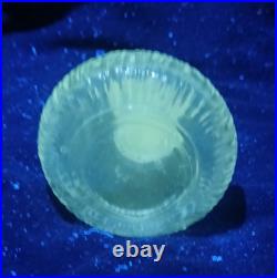 ATQ/VTG BTCIC PERFUME BOTTLE-GLASS NUDE STOPPER UV Reactive ATQ/VTG BTCIC PERFUME BOTTLE-GLASS NUDE STOPPER UV Reactive
