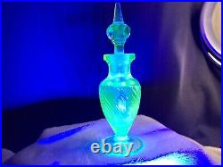 BEAUTIFUL 1930's vintage vaseline carnival glass perfume bottle with stopper