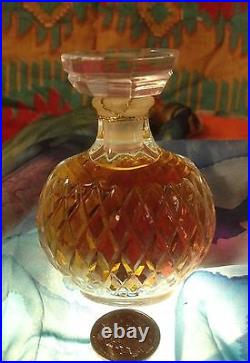 Capricci Perfume by Nina Ricci 1.5 oz Lalique crystal bottle. Vintage unopened