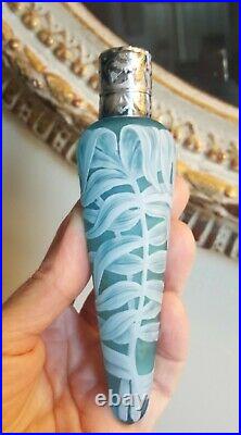 Fine Antique Blue White Leaves Cameo glass Scent Bottle Perfume 5 English