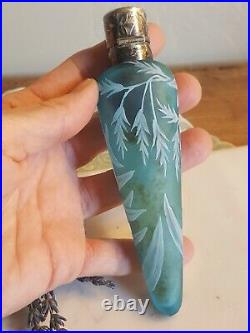 Fine Antique Blue White Leaves Cameo glass Scent Bottle Perfume 5 English