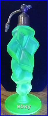RARE VINTAGE DECO GREEN PERFUME ATOMIZER glass bottle URANIUM GLOWS 6.25
