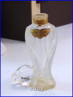 Vintage AntiqueGuerlain CHANT D'AROMES Perfume Bottle w Rosebud Stopper 1950's Vintage AntiqueGuerlain CHANT D'AROMES Perfume Bottle w Rosebud Stopper 1950's