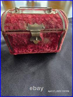 Vintage early 1900 red velvet perfume caddy with two perfume bottles Vintage early 1900 red velvet perfume caddy with two perfume bottles